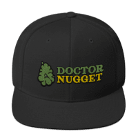 Gorra snapback Dr. Nugget